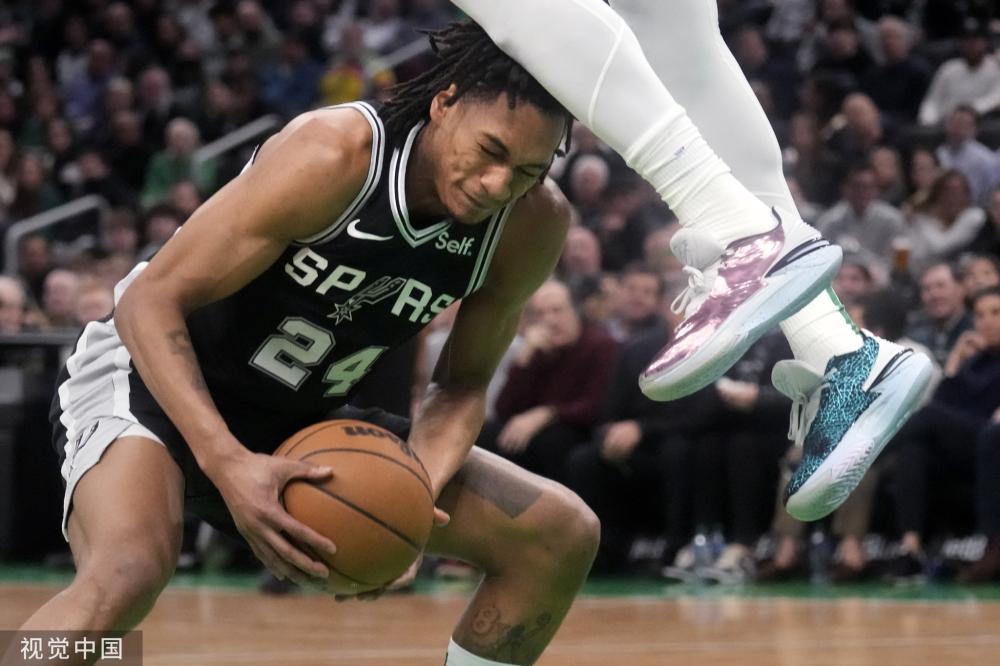 在客场比赛 在客场比赛