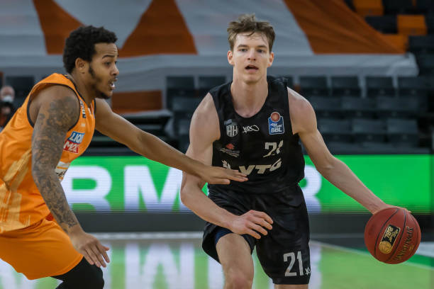 锋卫摇摆的 锋卫摇摆的